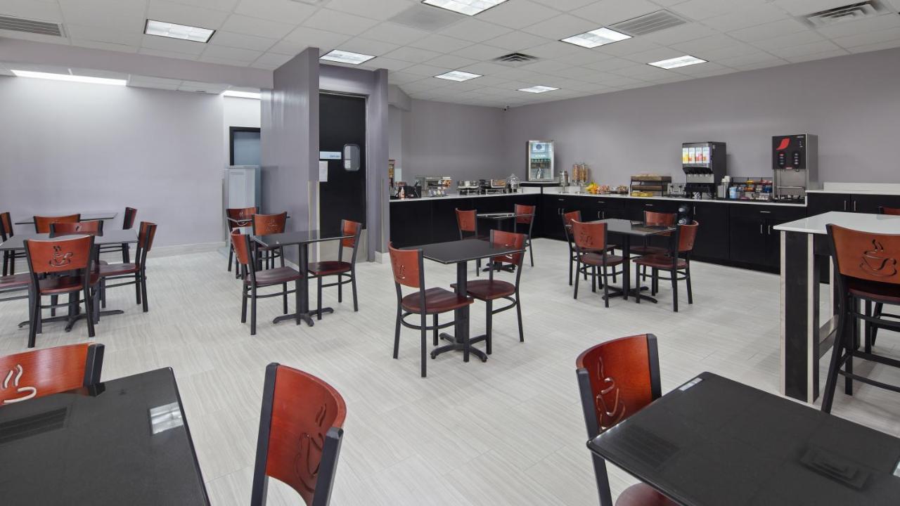 Clarion Pointe Jacksonville Near Camp Lejeune מראה חיצוני תמונה
