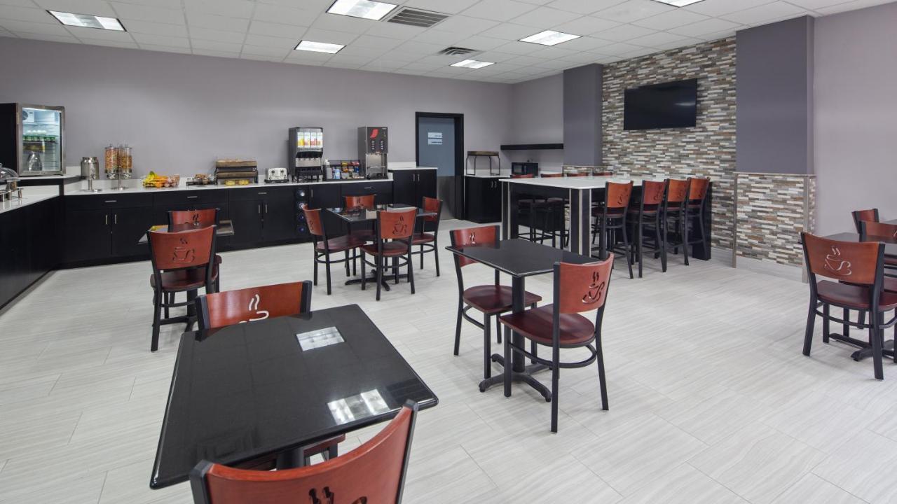 Clarion Pointe Jacksonville Near Camp Lejeune מראה חיצוני תמונה