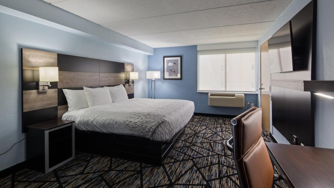 Clarion Pointe Jacksonville Near Camp Lejeune מראה חיצוני תמונה