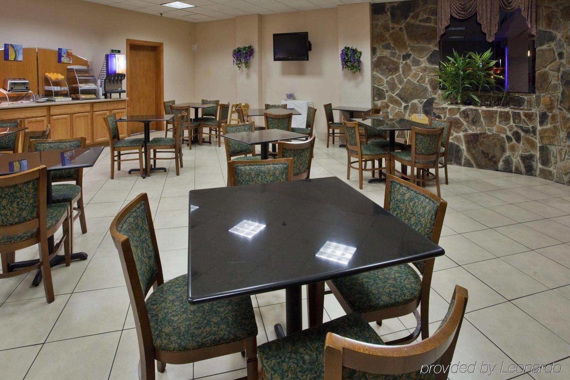Clarion Pointe Jacksonville Near Camp Lejeune מסעדה תמונה